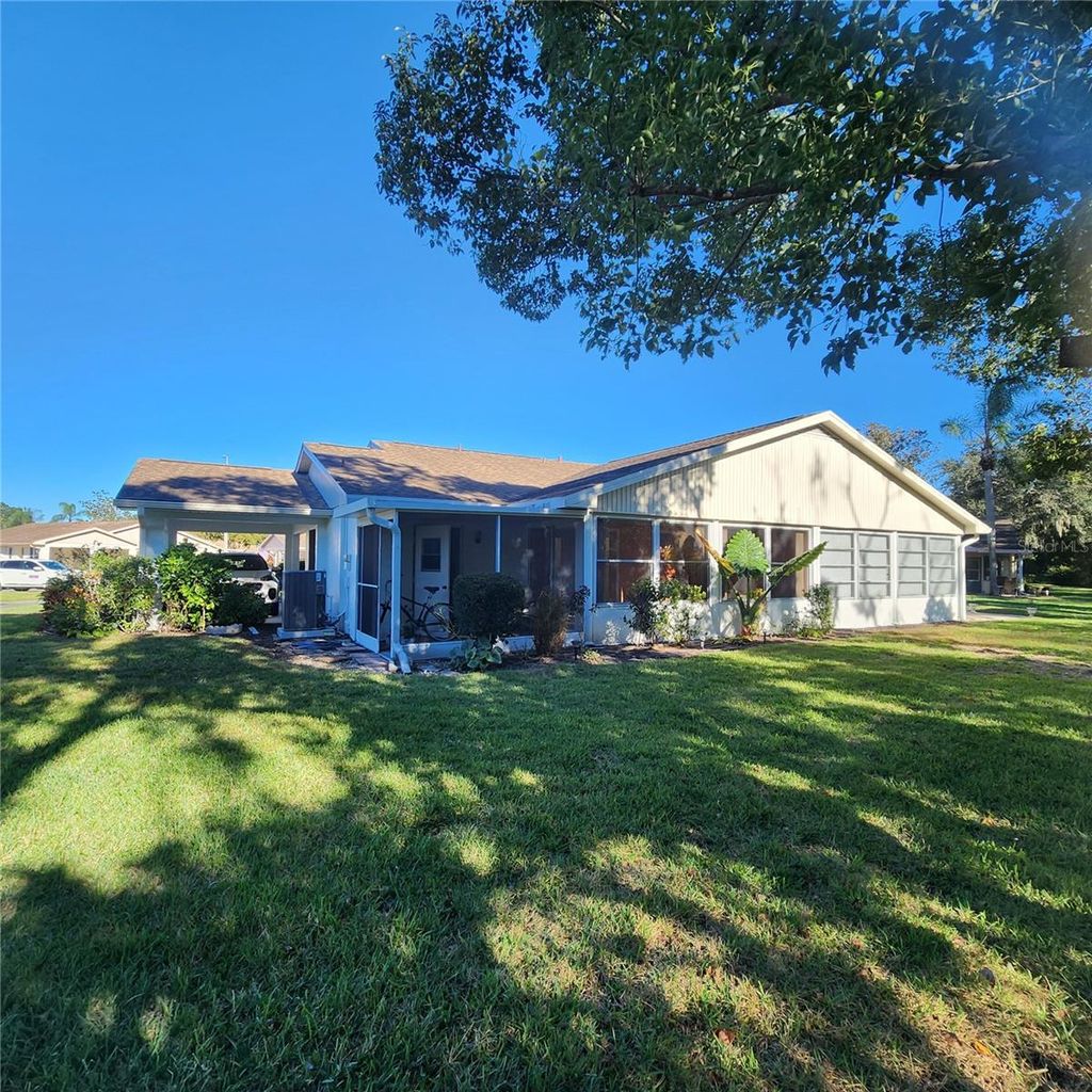 Photo of 511 Finsbury Circle #B, Sun City Center, FL 33573 (MLS # TB8455025)