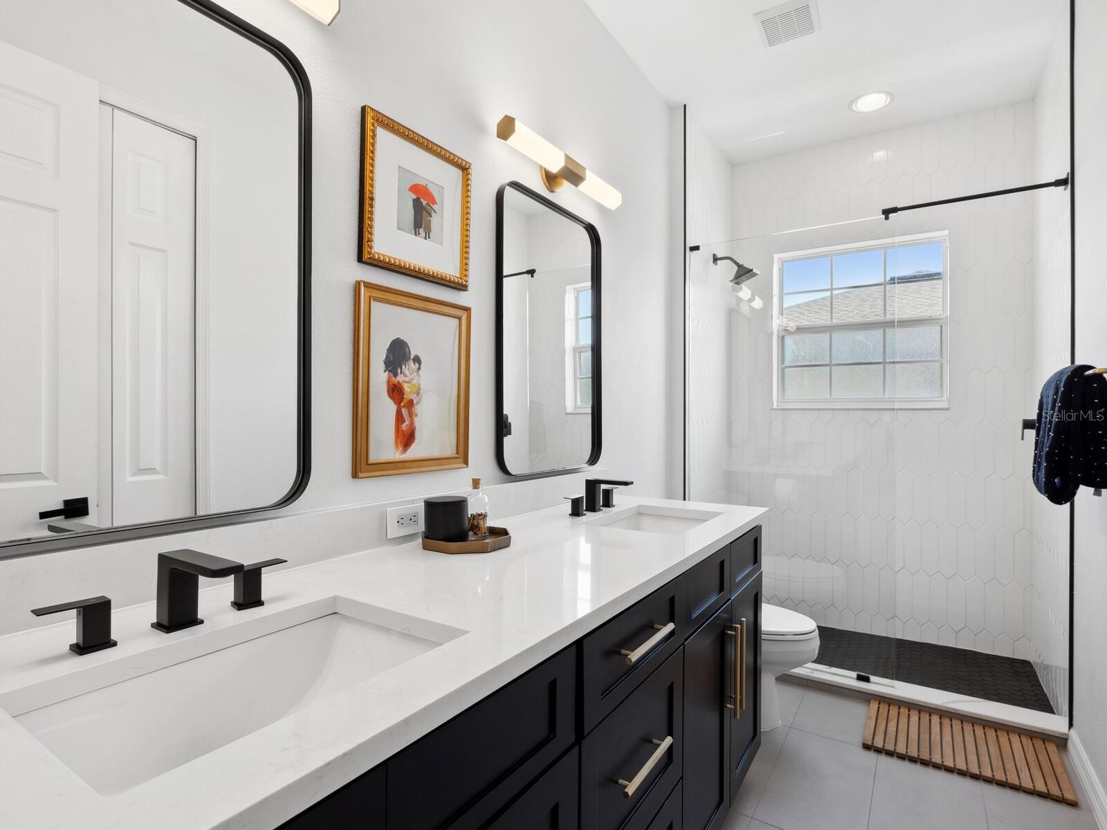 LA LINDA TERRACE - Residential