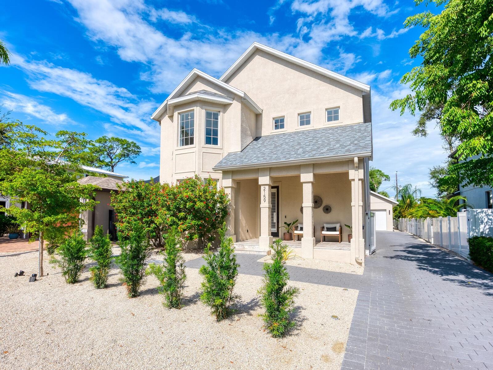 LA LINDA TERRACE - Residential