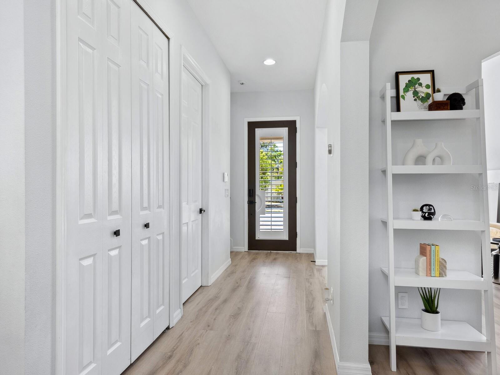 LA LINDA TERRACE - Residential