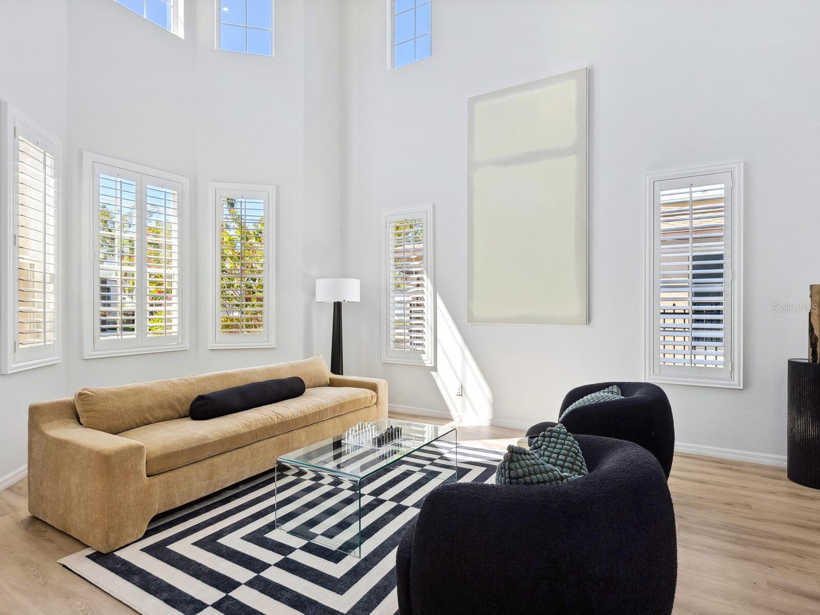 LA LINDA TERRACE - Residential