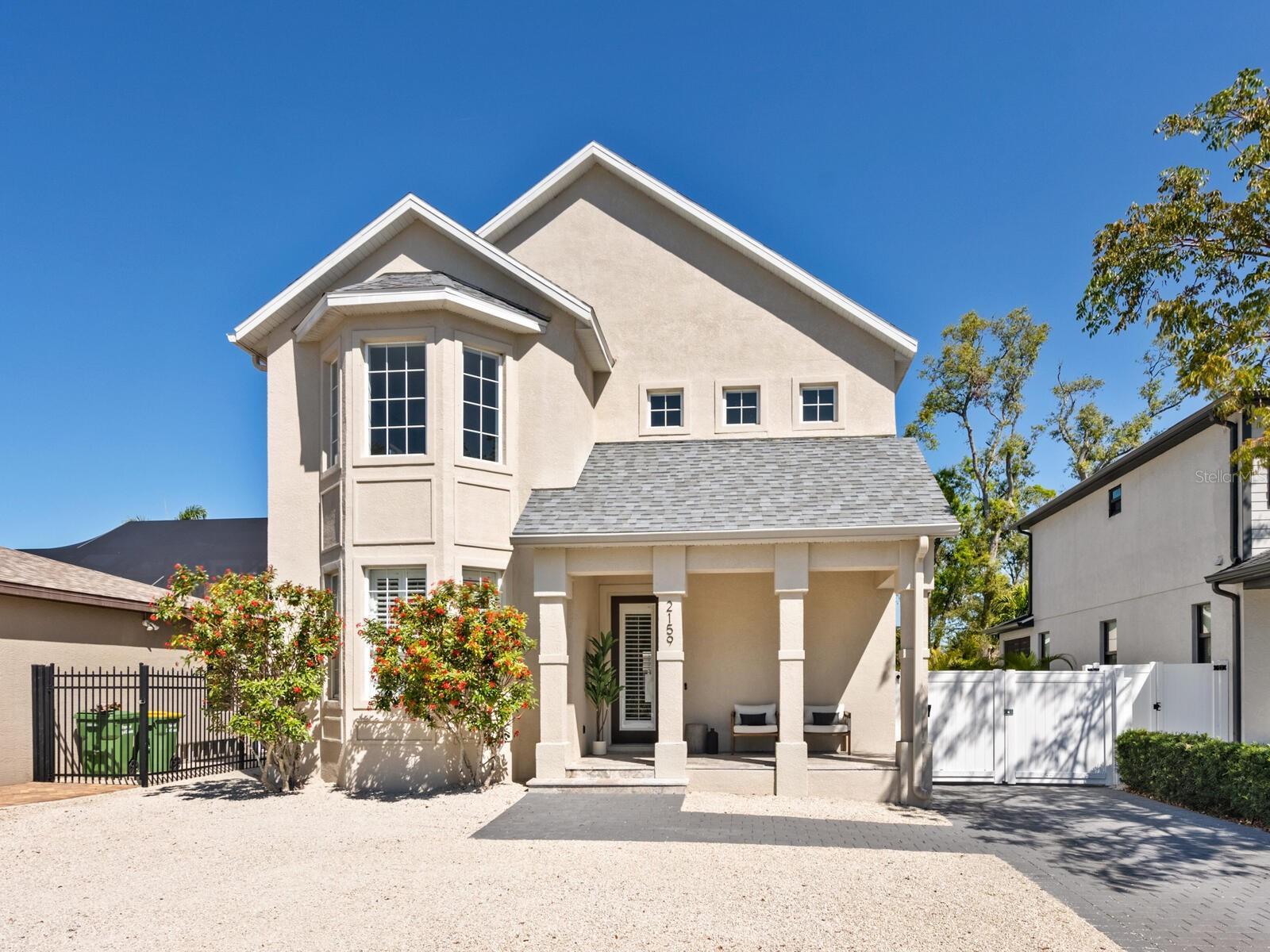 LA LINDA TERRACE - Residential