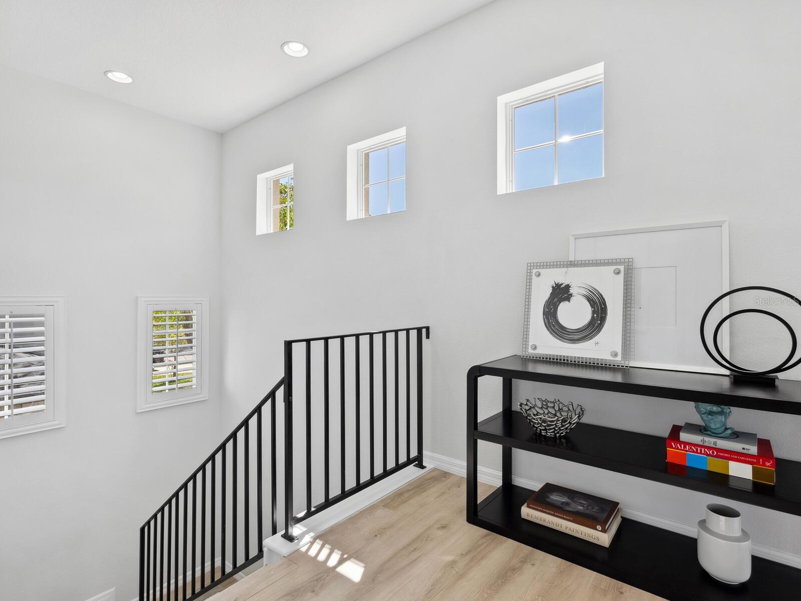 LA LINDA TERRACE - Residential