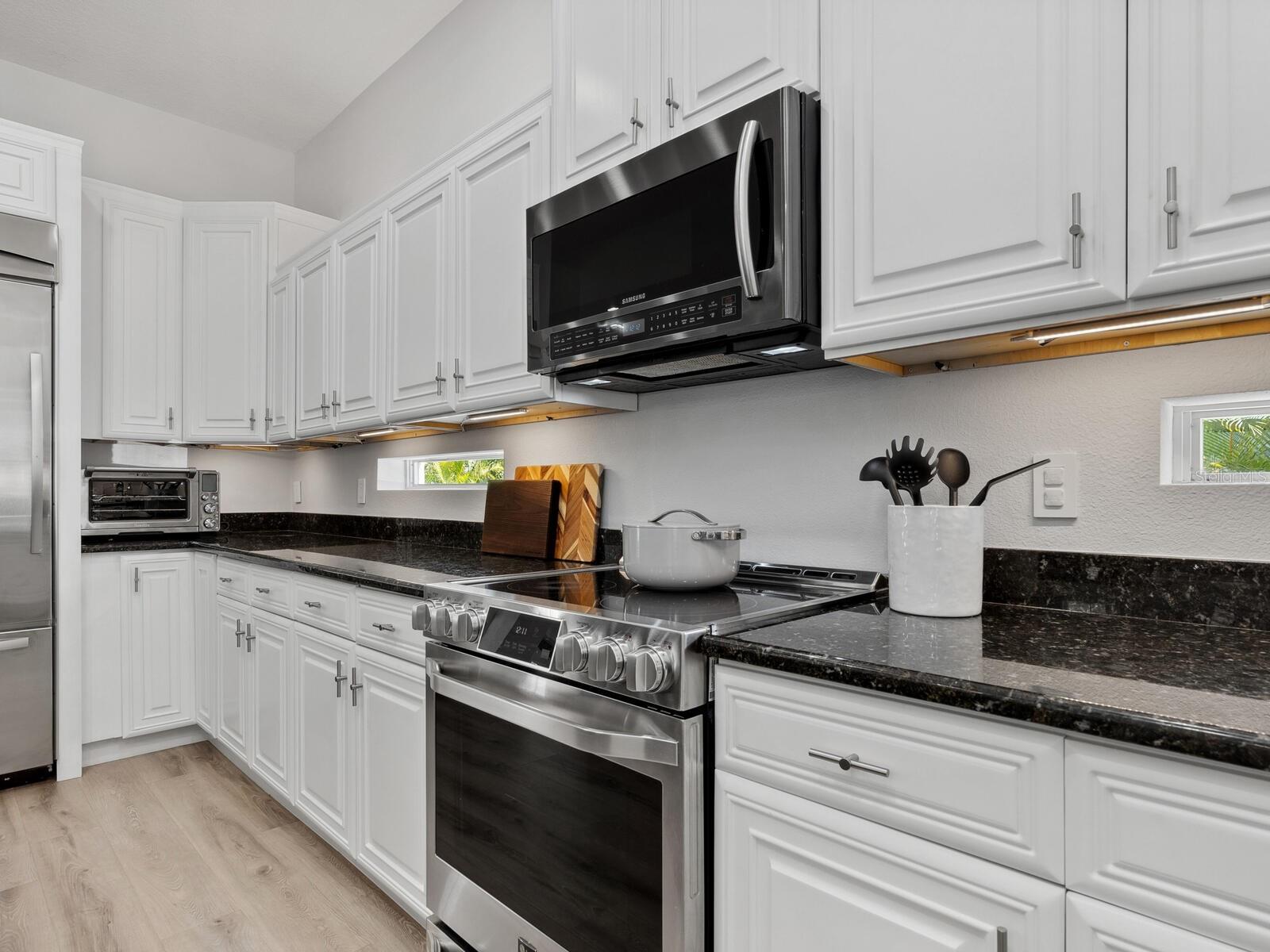 LA LINDA TERRACE - Residential