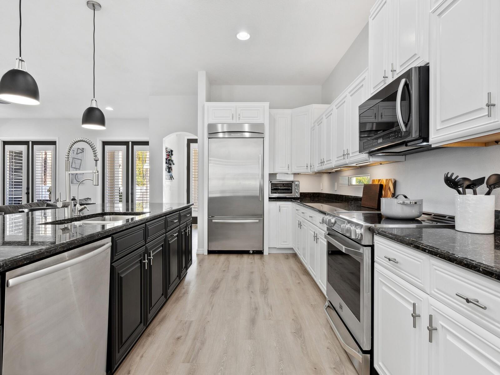 LA LINDA TERRACE - Residential