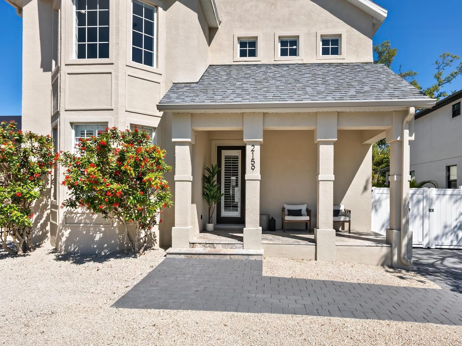 LA LINDA TERRACE - Residential