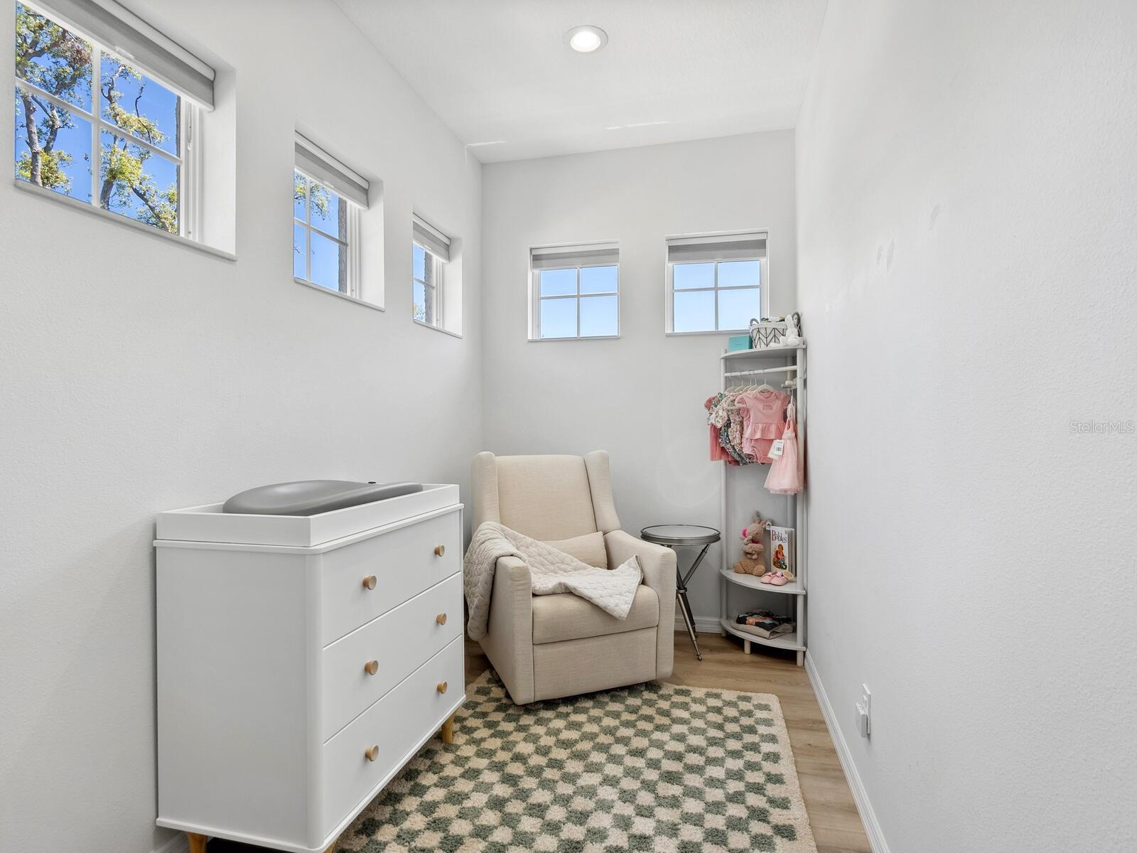 LA LINDA TERRACE - Residential