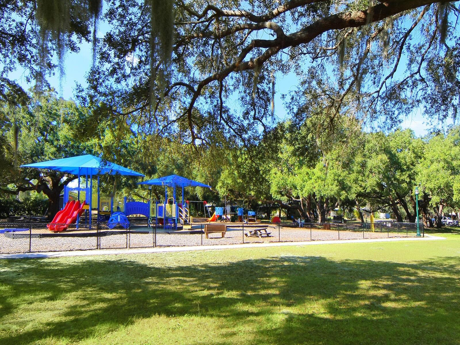 LA LINDA TERRACE - Residential