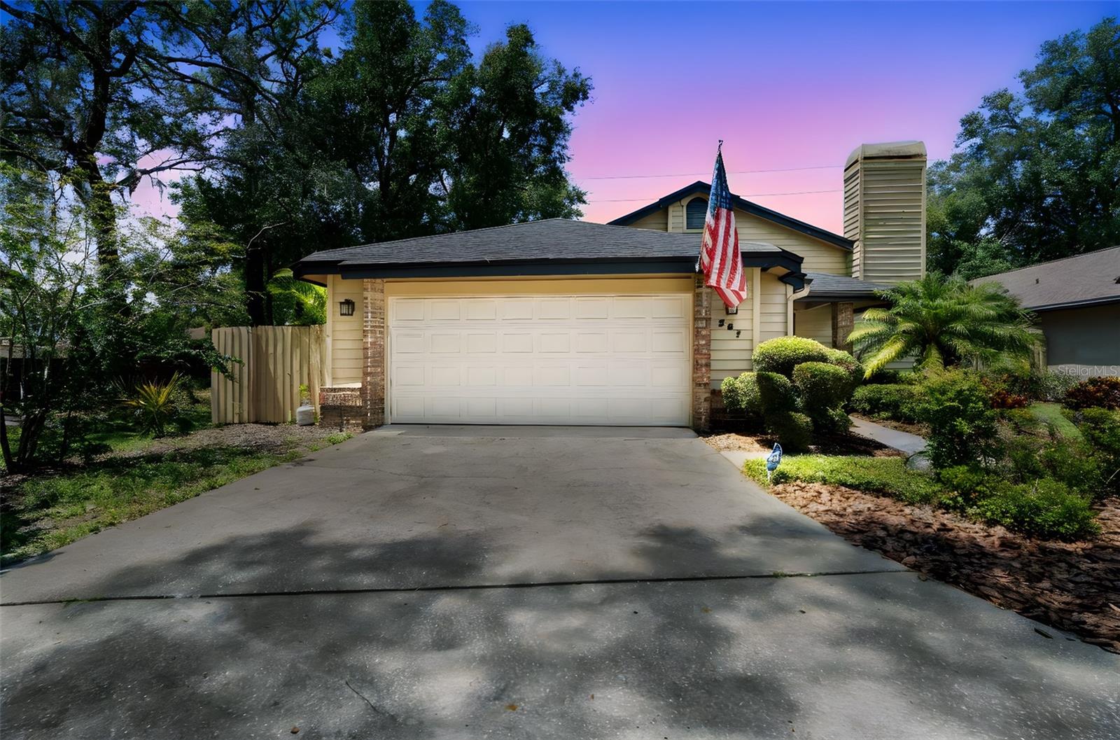 Welcome to this 3-bedroom, 2-bathroom home located in the highly desirable Wekiva Cove community. This move-in ready residence features numerous recent upgrades, including a new electrical panel (2025), new flooring (2025), and fresh interior paint (2025). The roof was replaced in 2019. Enjoy an open and functional layout, ideal for both relaxing and entertaining. The home is situated within a community that offers exceptional amenities, including a clubhouse, swimming pool, tennis courts, and a baseball field—perfect for an active lifestyle.
Conveniently located close to shopping, dining, and top-rated schools, this home combines comfort, convenience, and community living. Don’t miss your opportunity to live in one of Longwood’s most sought-after neighborhoods!