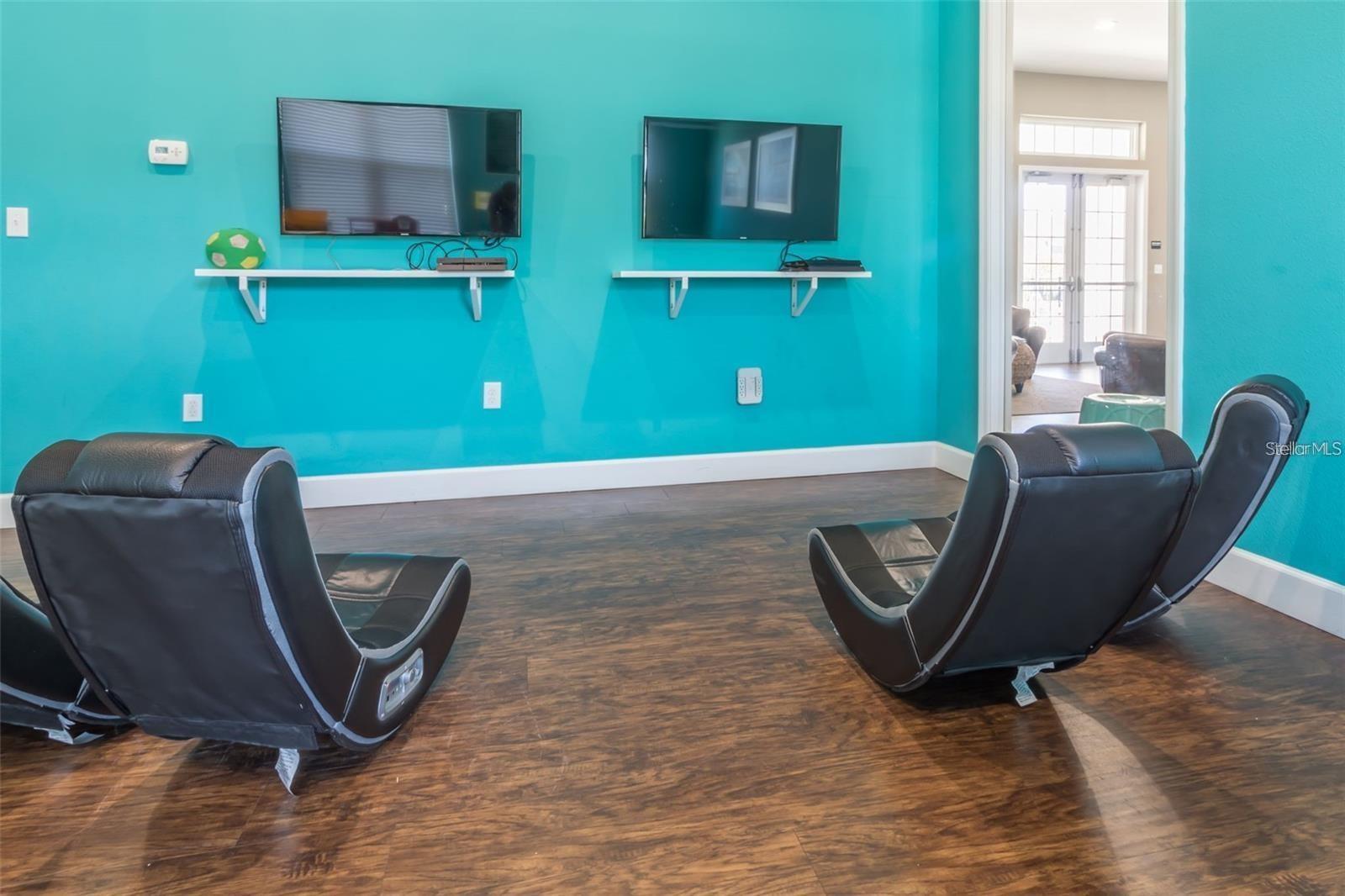 WEST LUCAYA VILLAGE - Residential