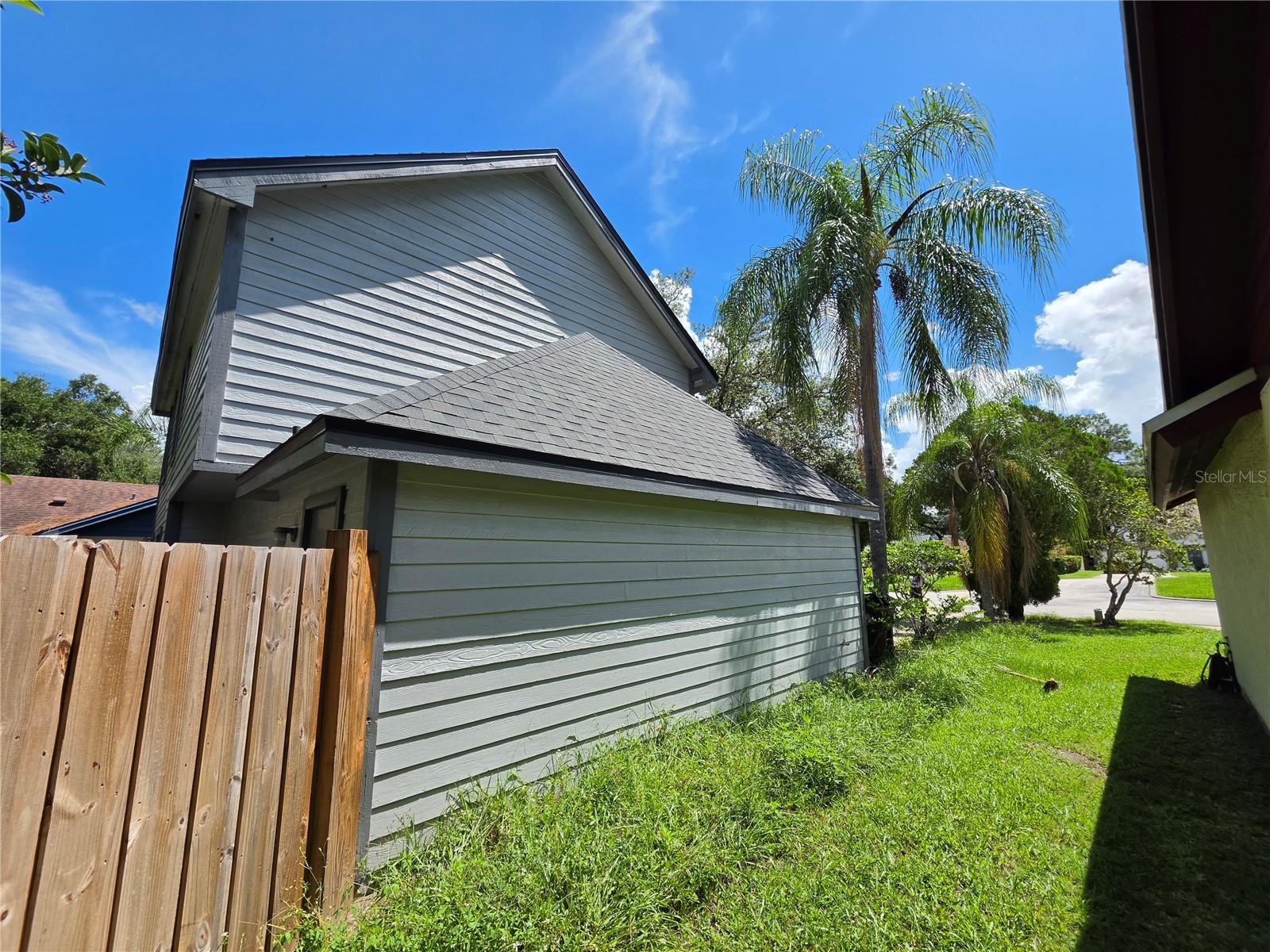 950 WOODROSE COURT