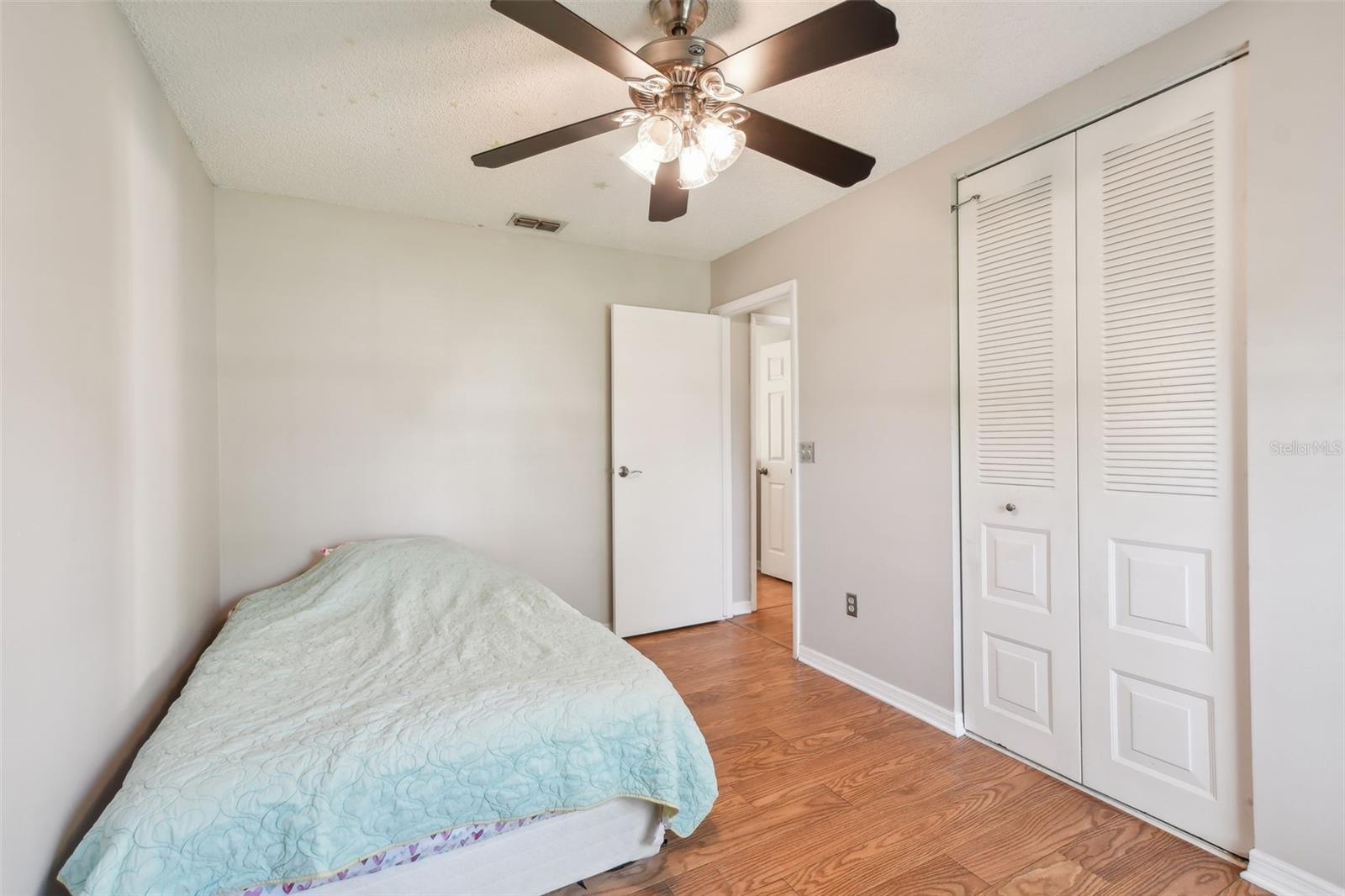 MANDARIN LAKES - Residential