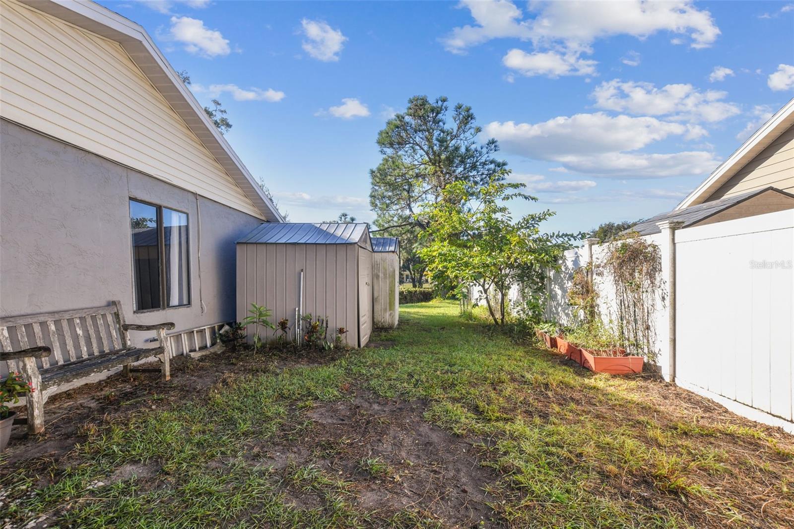 MANDARIN LAKES - Residential