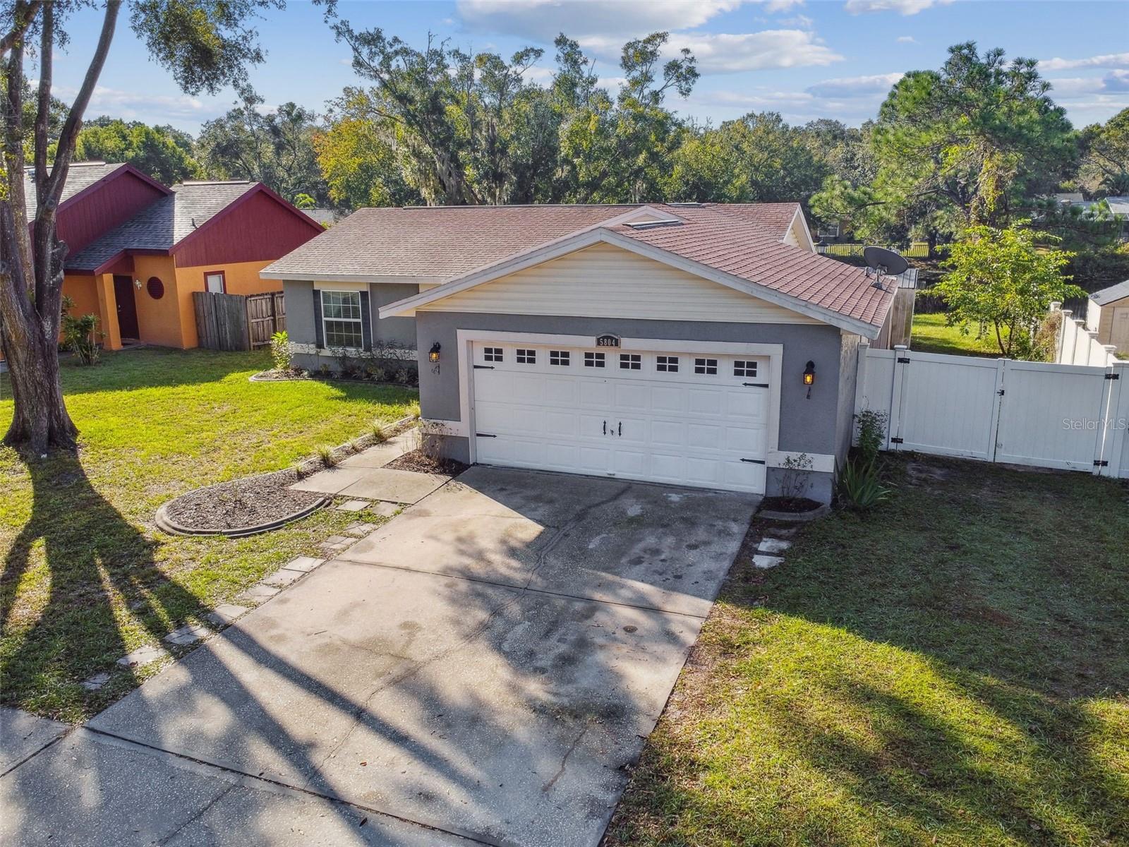 MANDARIN LAKES - Residential