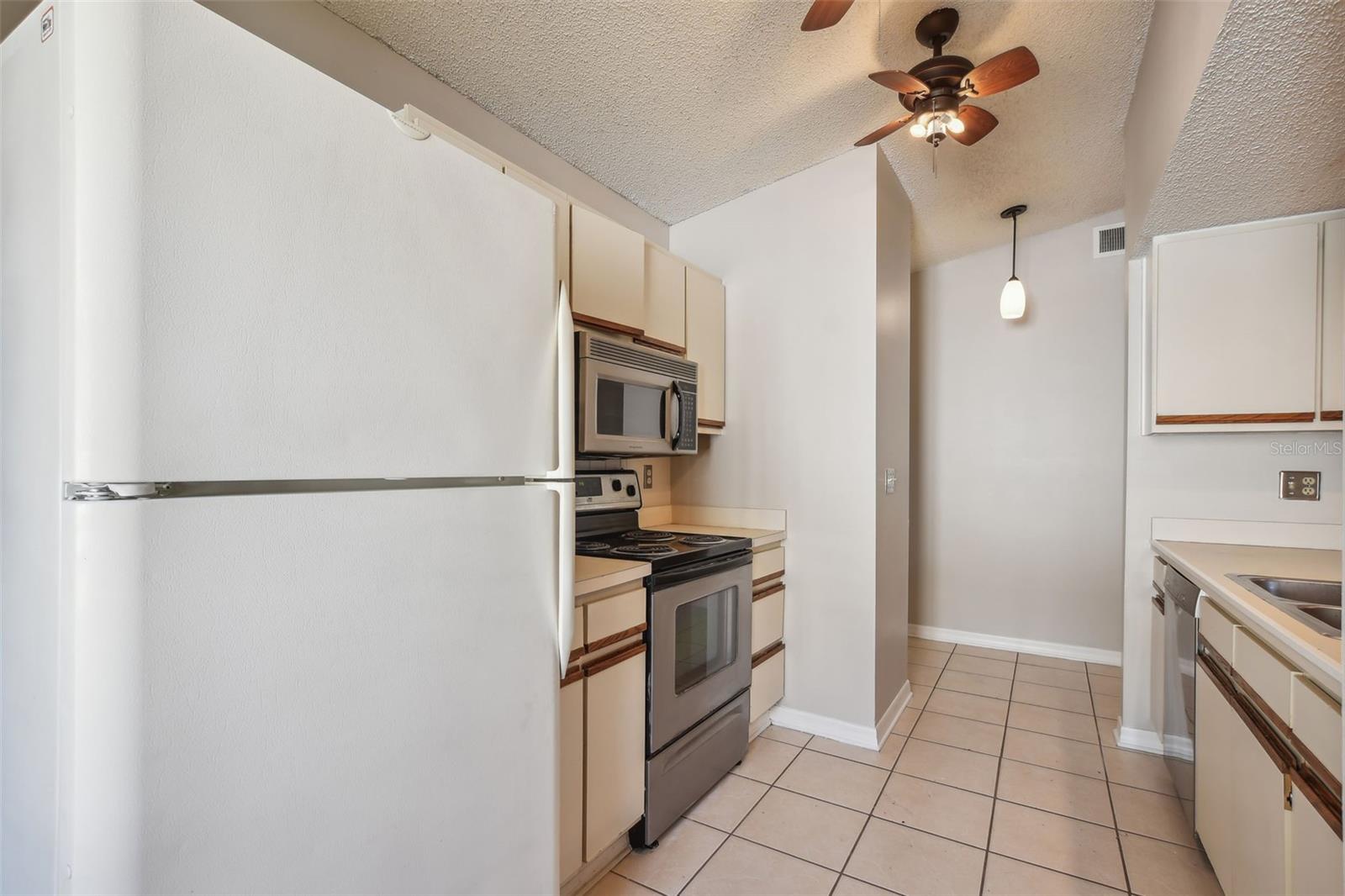 MANDARIN LAKES - Residential