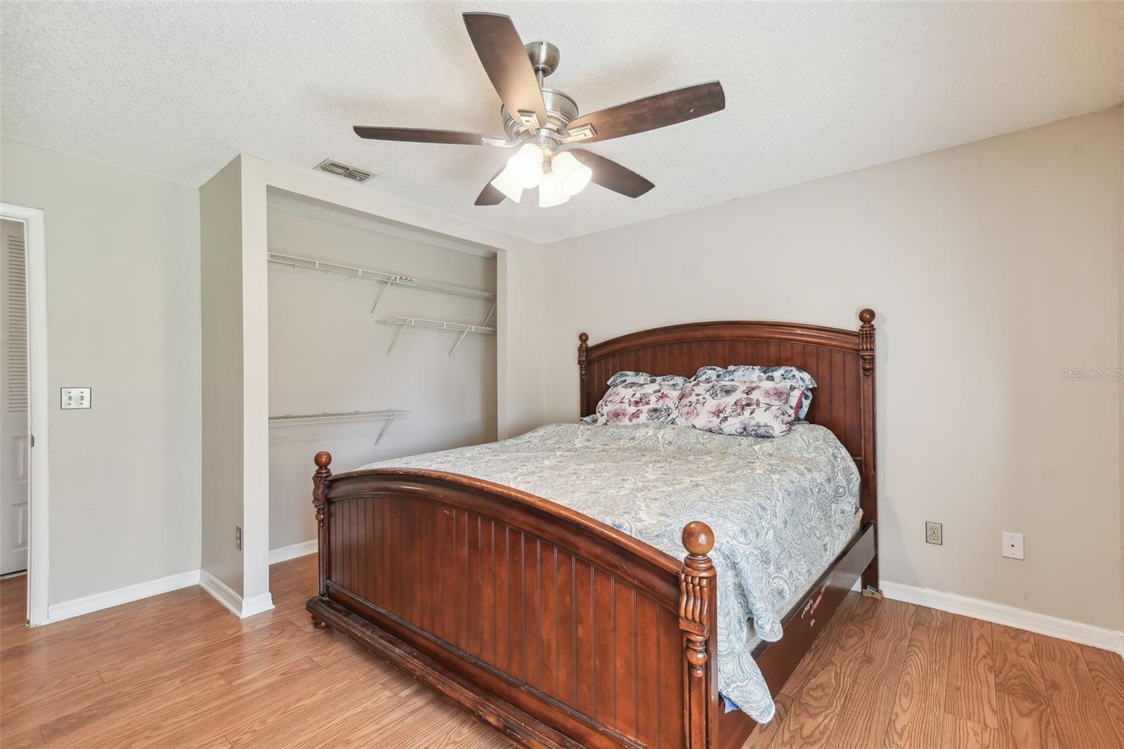 MANDARIN LAKES - Residential