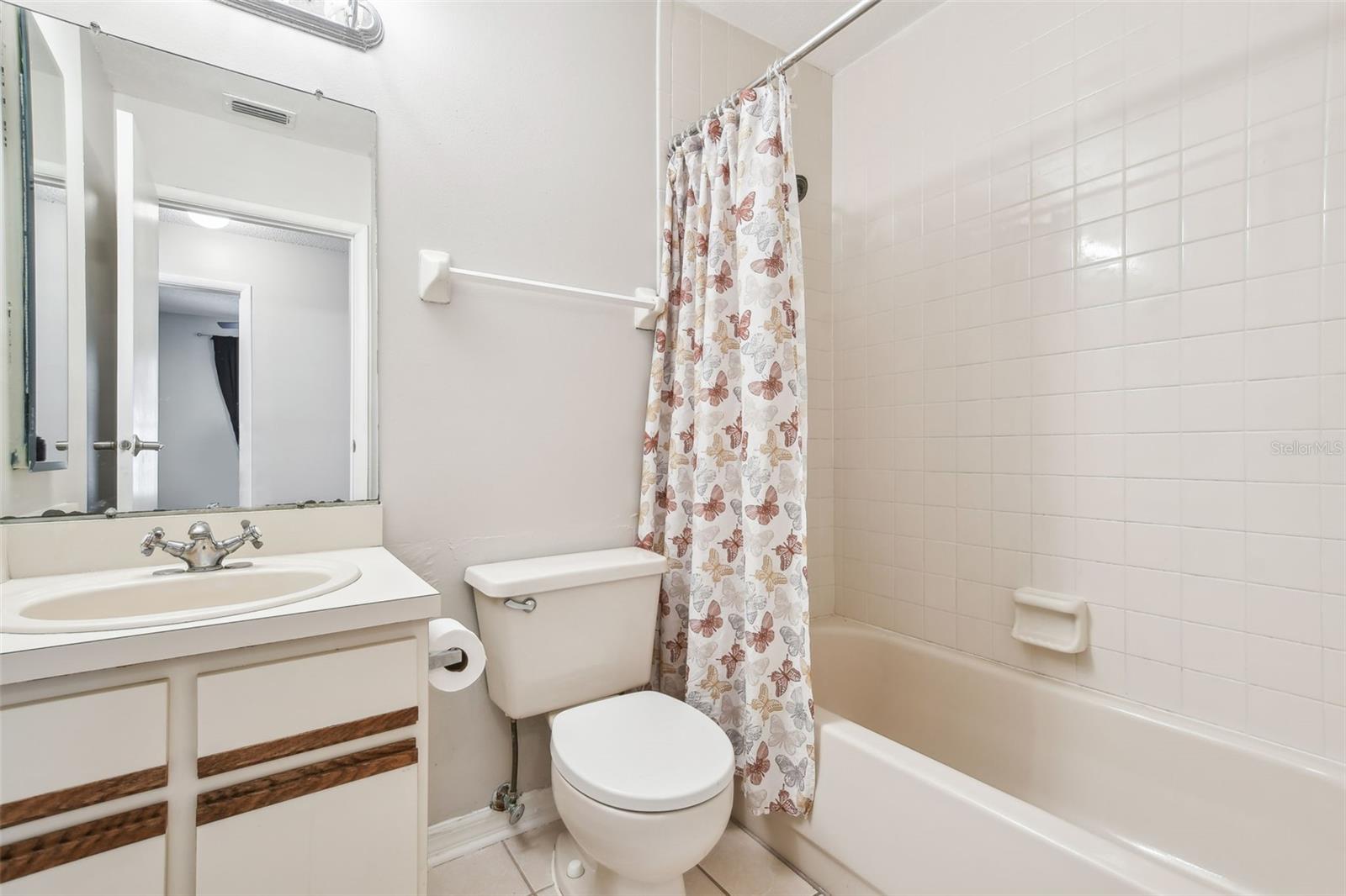 MANDARIN LAKES - Residential