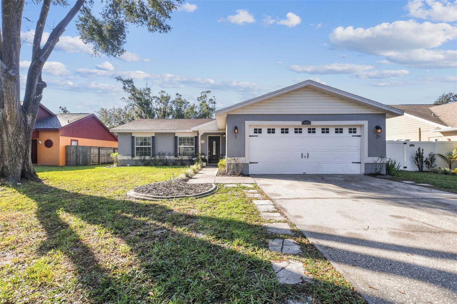 MANDARIN LAKES - Residential