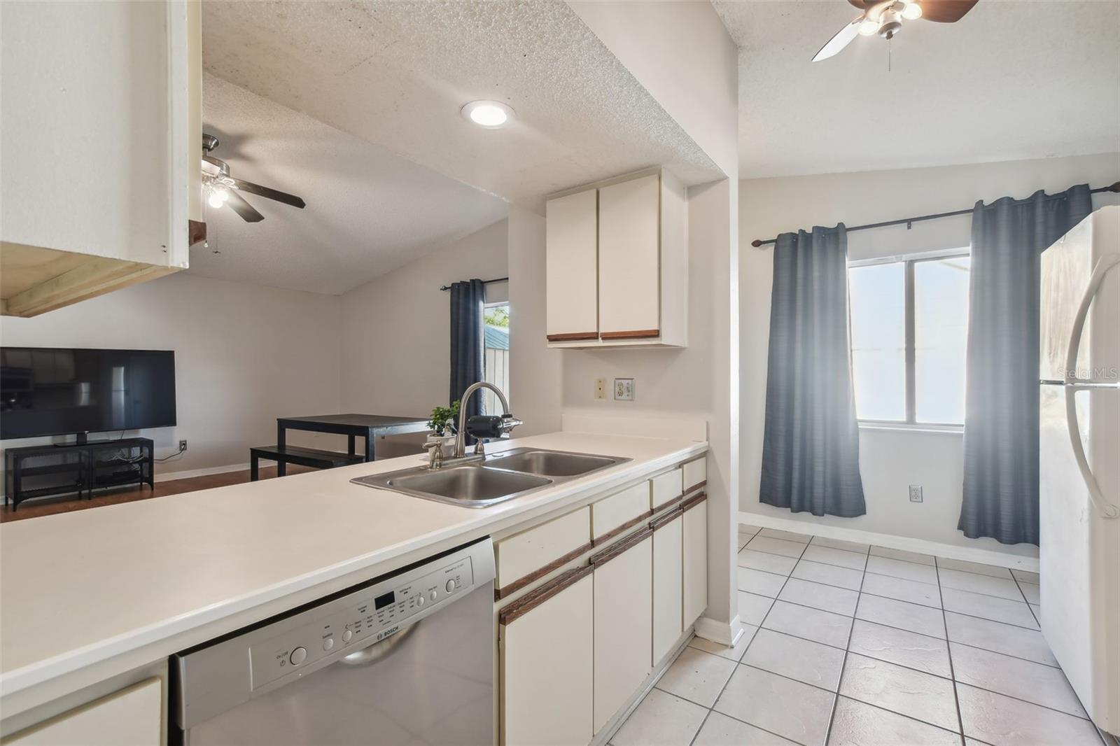 MANDARIN LAKES - Residential