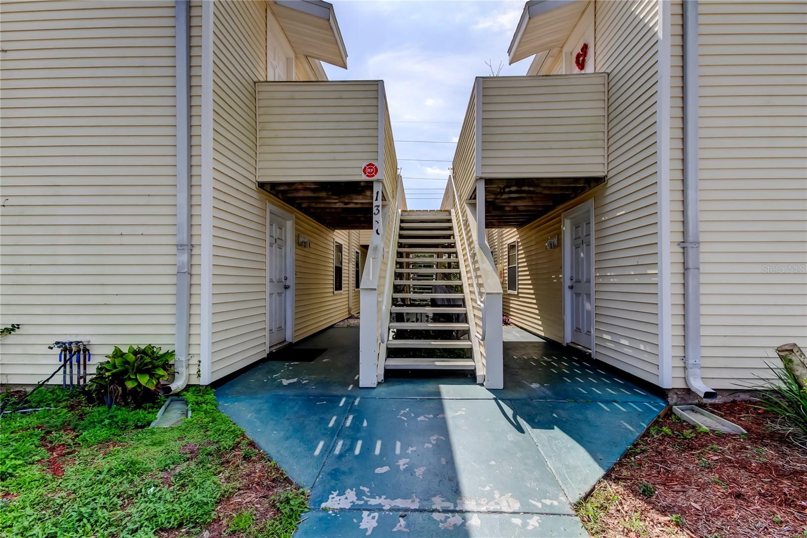 136 SYCAMORE LANE C