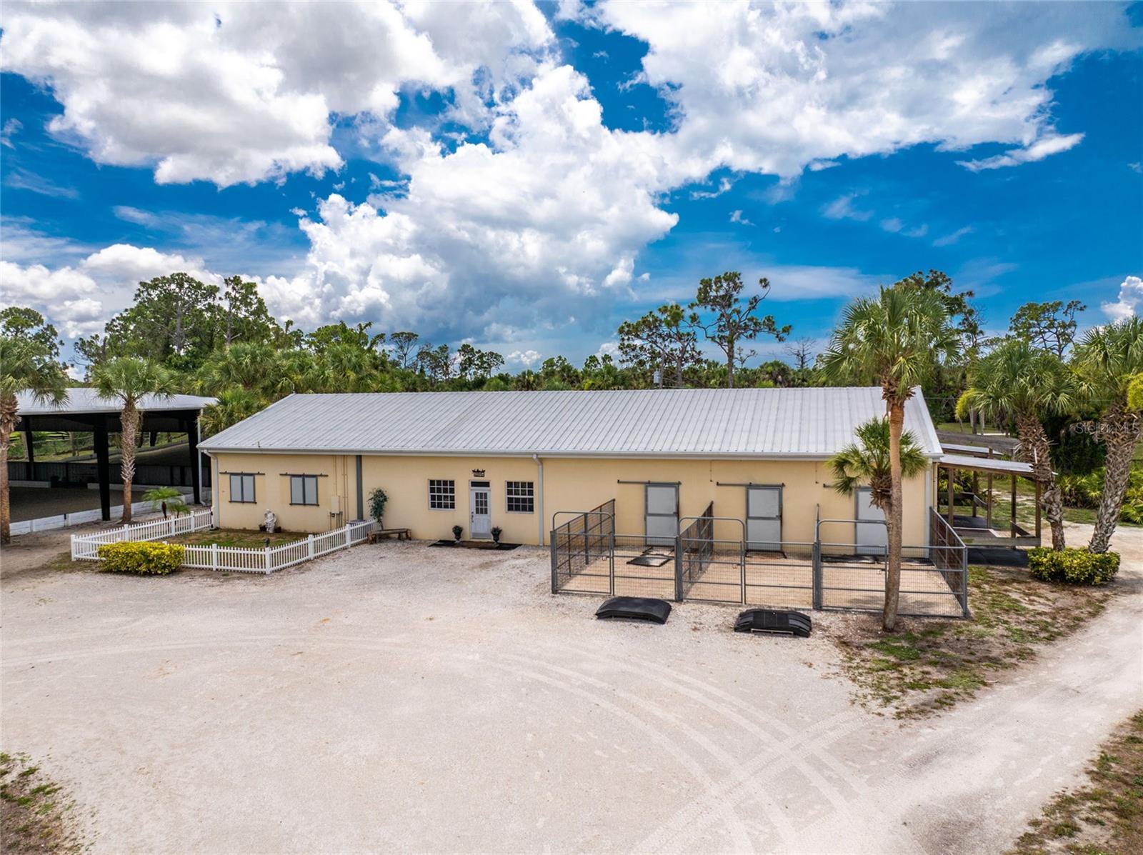 668 PALOMINO TRAIL