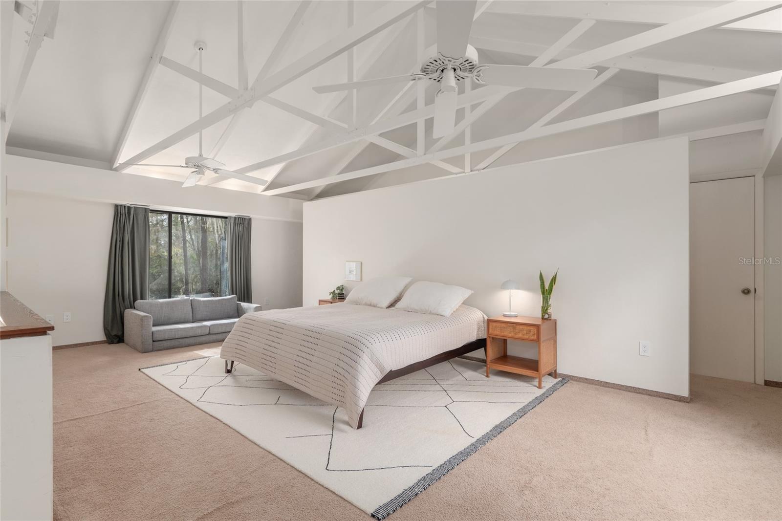 COUNTRY CLUB MANOR - Residential