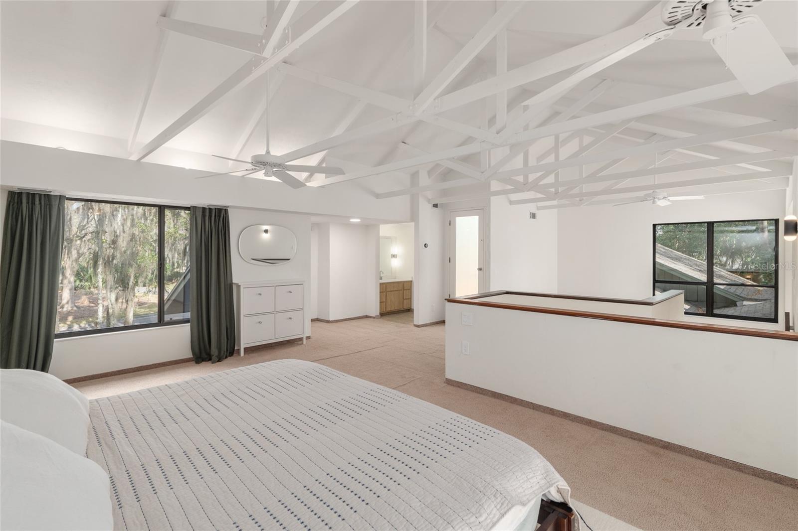 COUNTRY CLUB MANOR - Residential