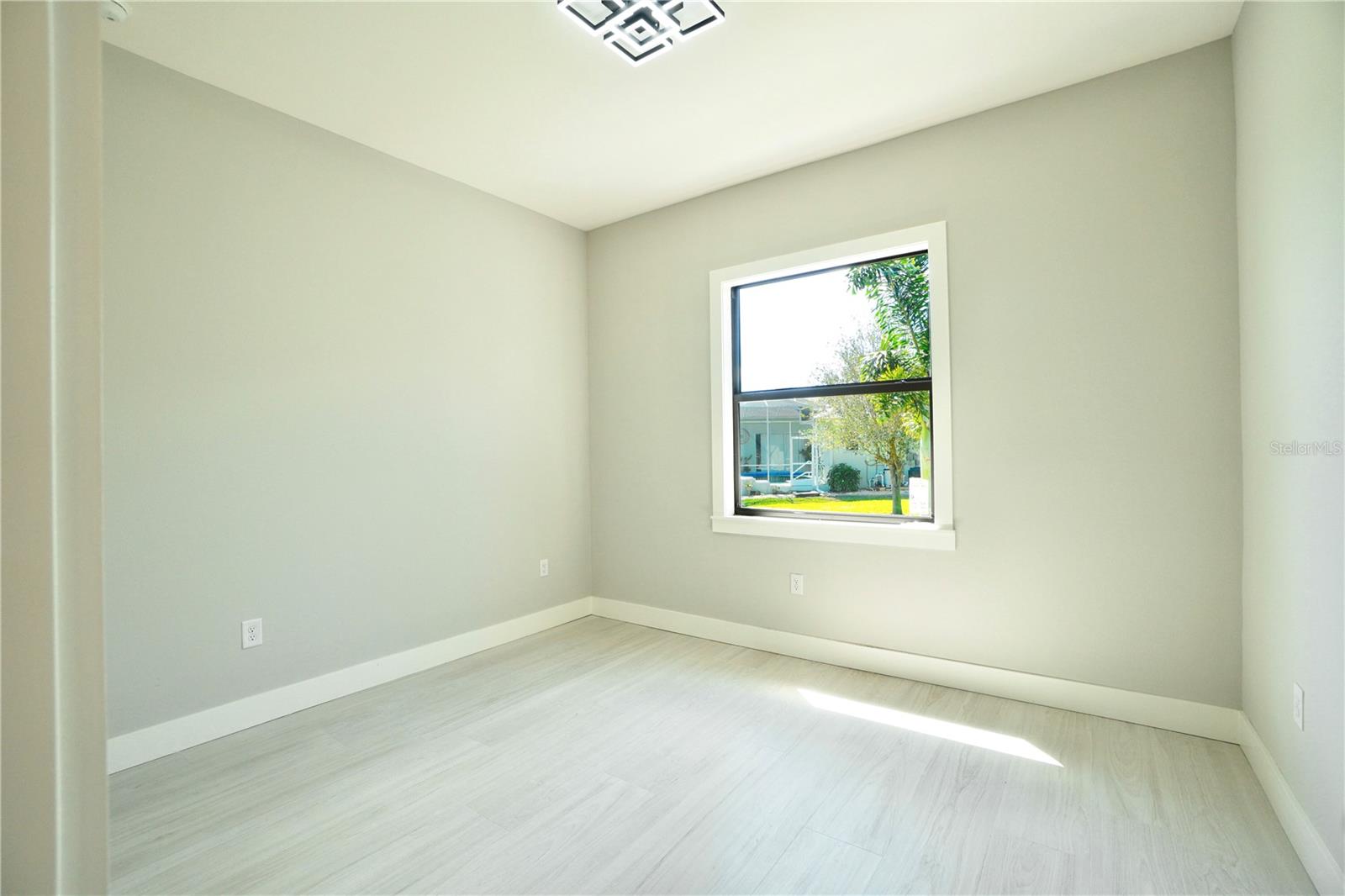 ROTONDA WEST WHITE MARSH - Residential