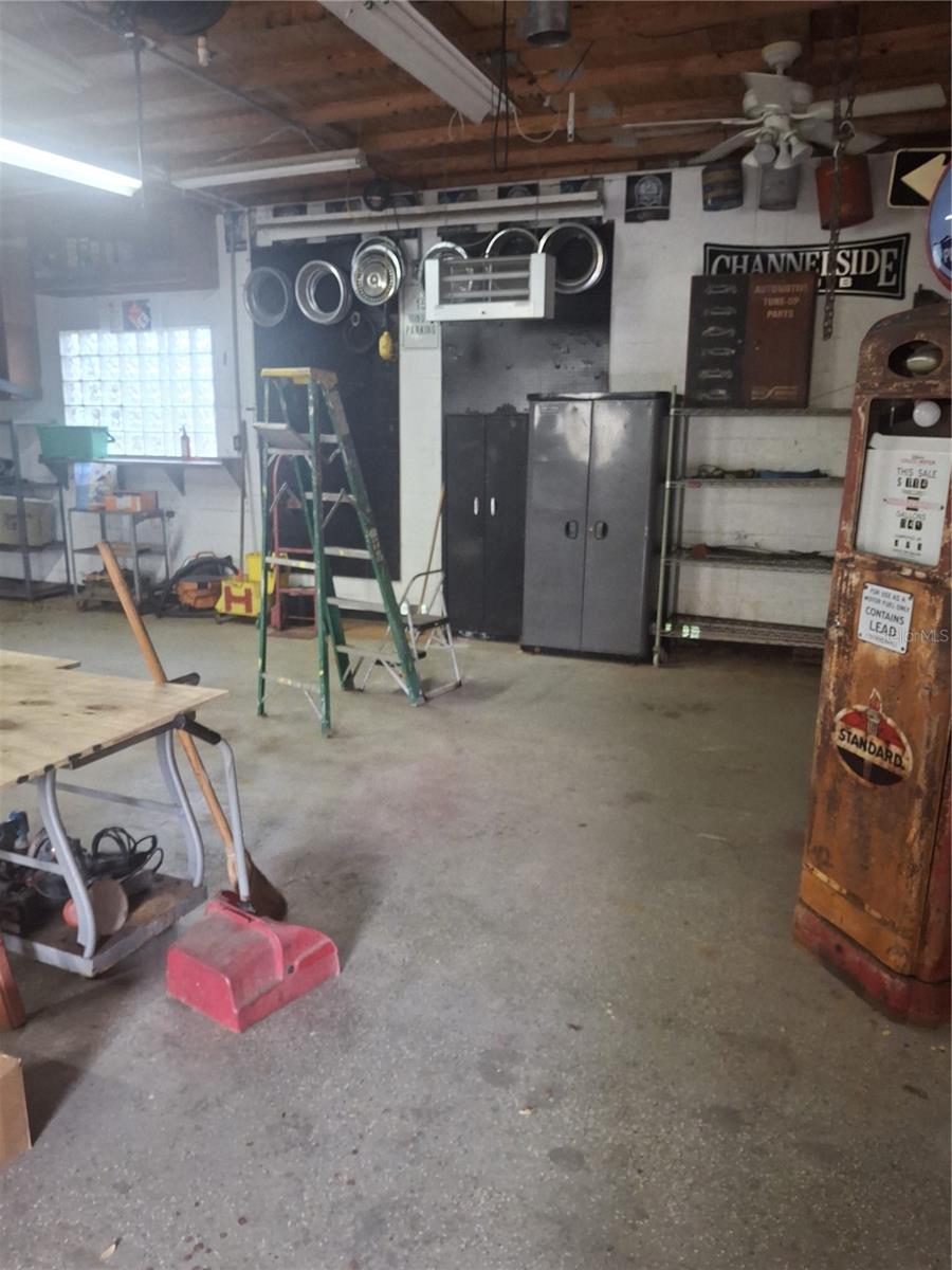 PALM LAKE TERRACE FIRST ADD - Residential