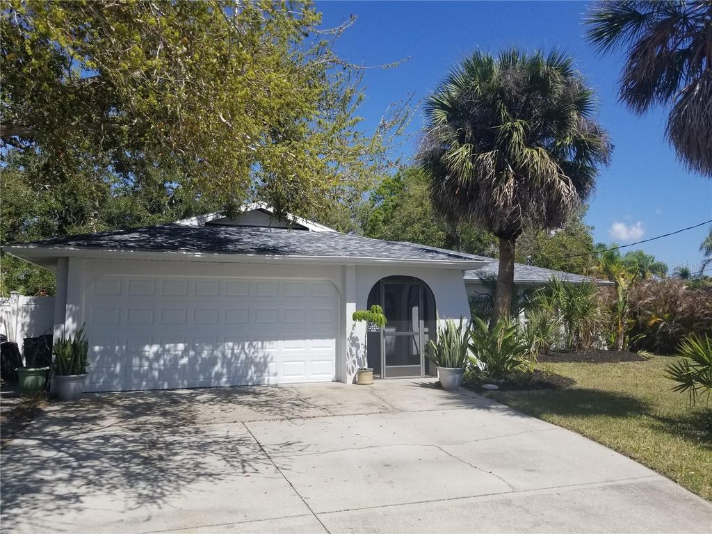 Photo of 1720 Fossil Drive, Englewood, FL 34223 (MLS # R4911073)