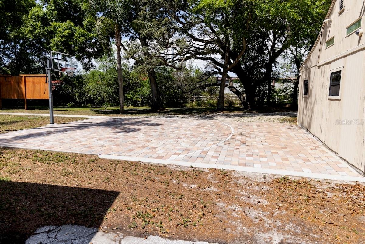 CRESTVIEW - Residential