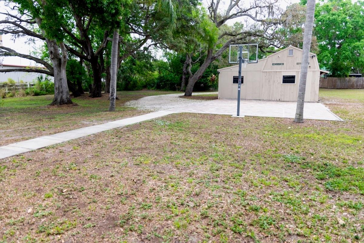 CRESTVIEW - Residential