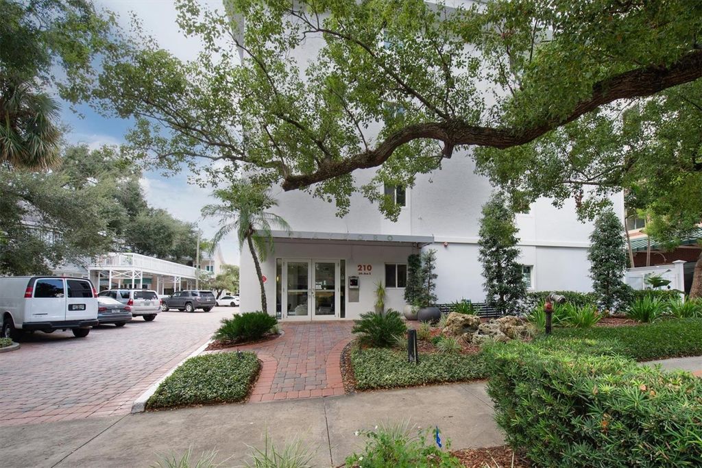 Photo of 210 5th Avenue S #402, St Petersburg, FL 33701 (MLS # TB8449429)