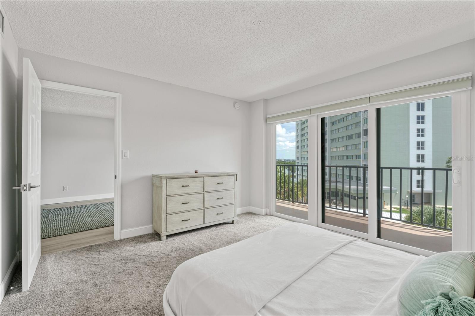 51 ISLAND WAY CONDO - Residential