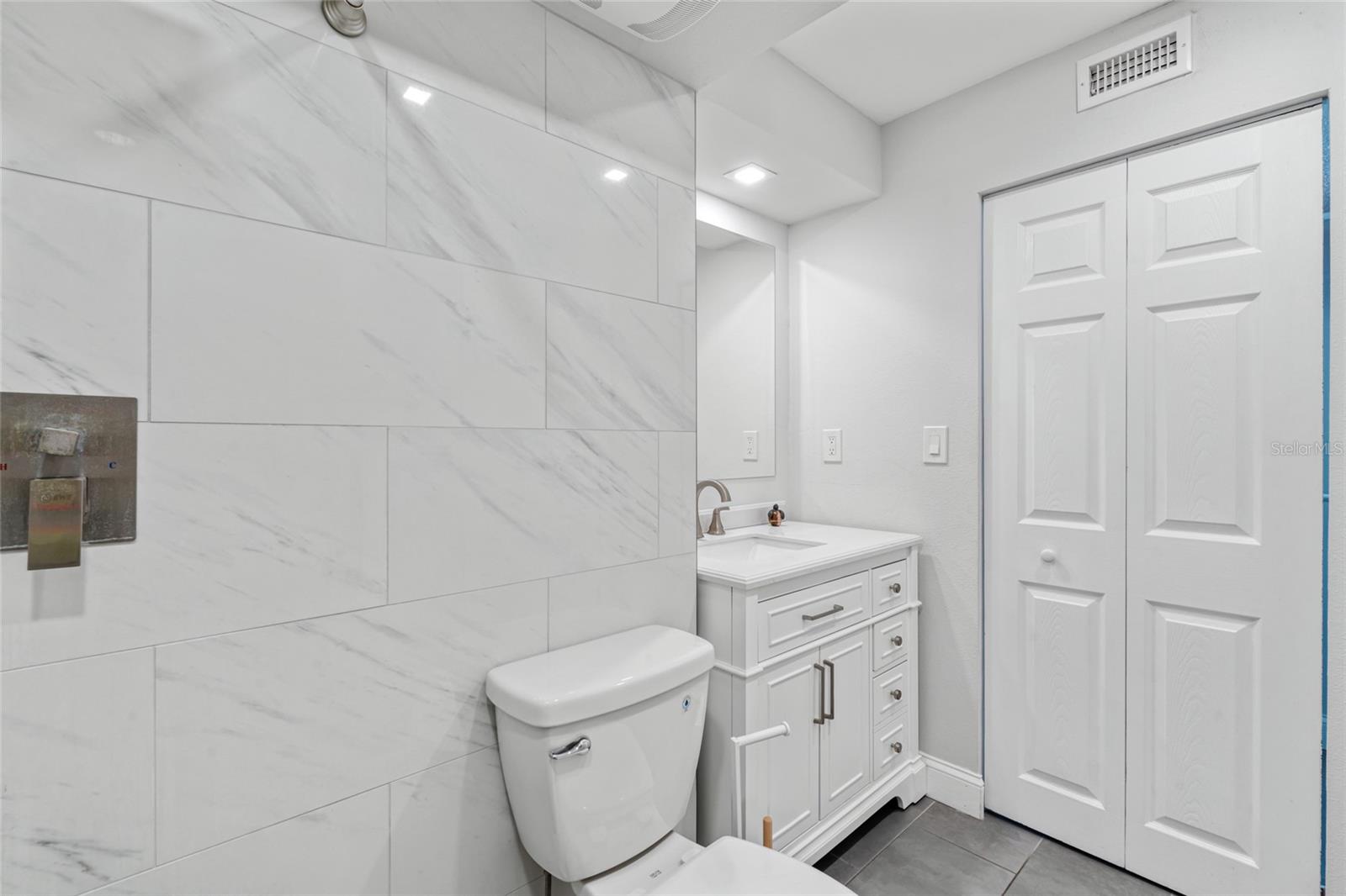 51 ISLAND WAY CONDO - Residential