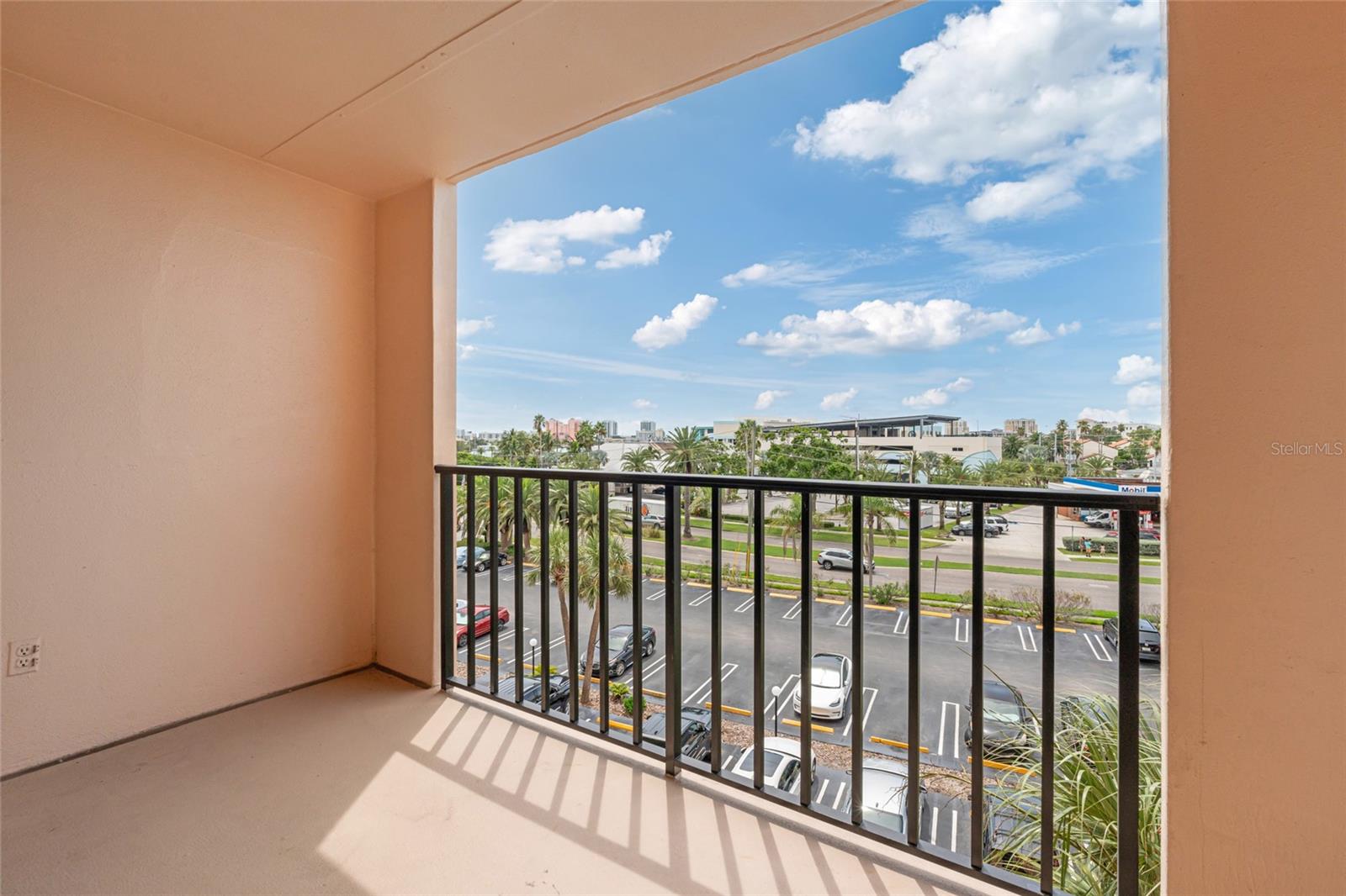 51 ISLAND WAY CONDO - Residential