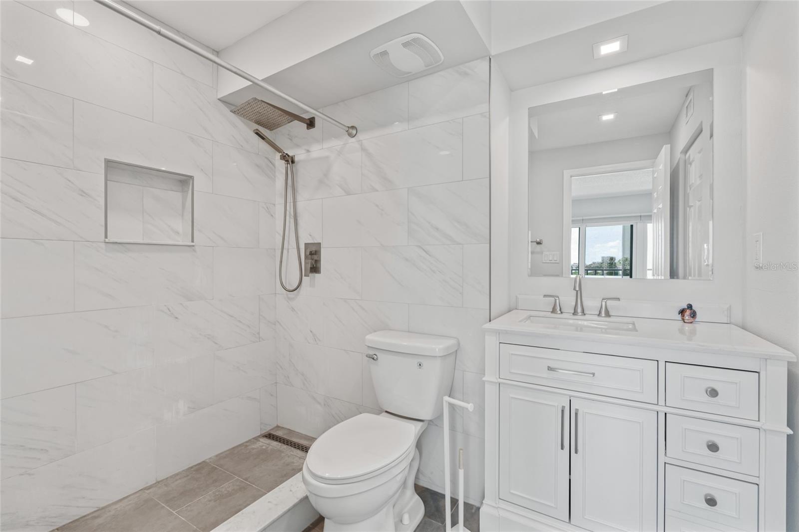 51 ISLAND WAY CONDO - Residential