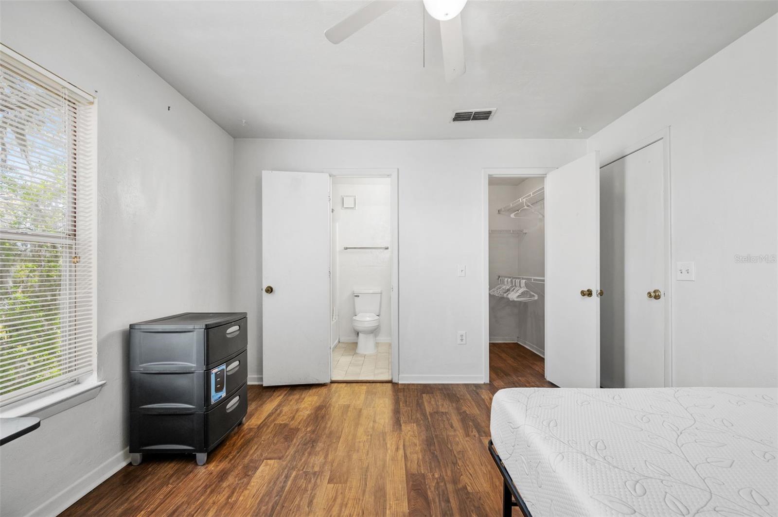 UNIV TERRACE W - Residential