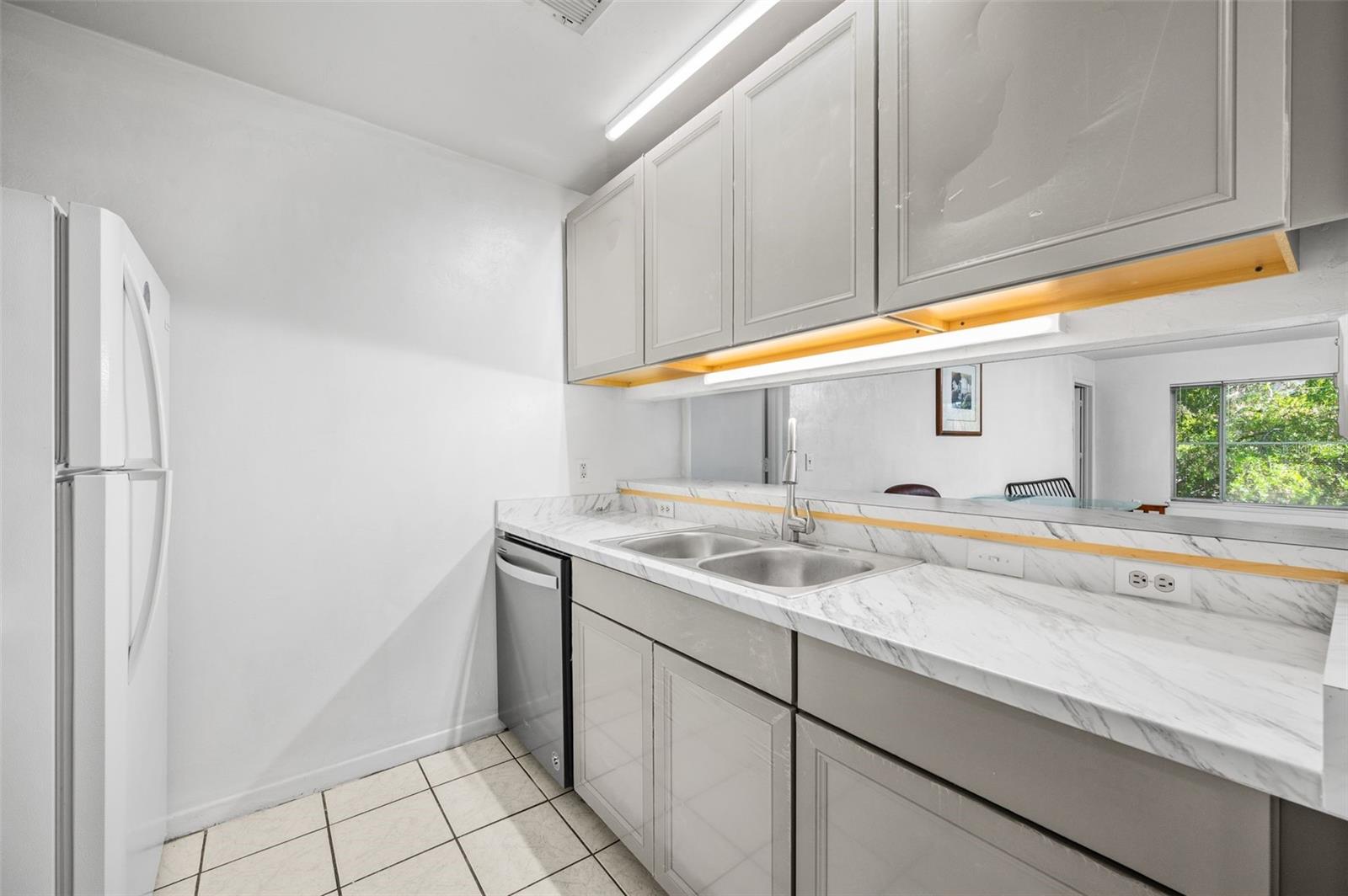 UNIV TERRACE W - Residential