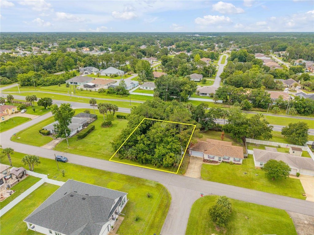 Photo of 5 Ludlow Lane W, Palm Coast, FL 32137 (MLS # O6412704)