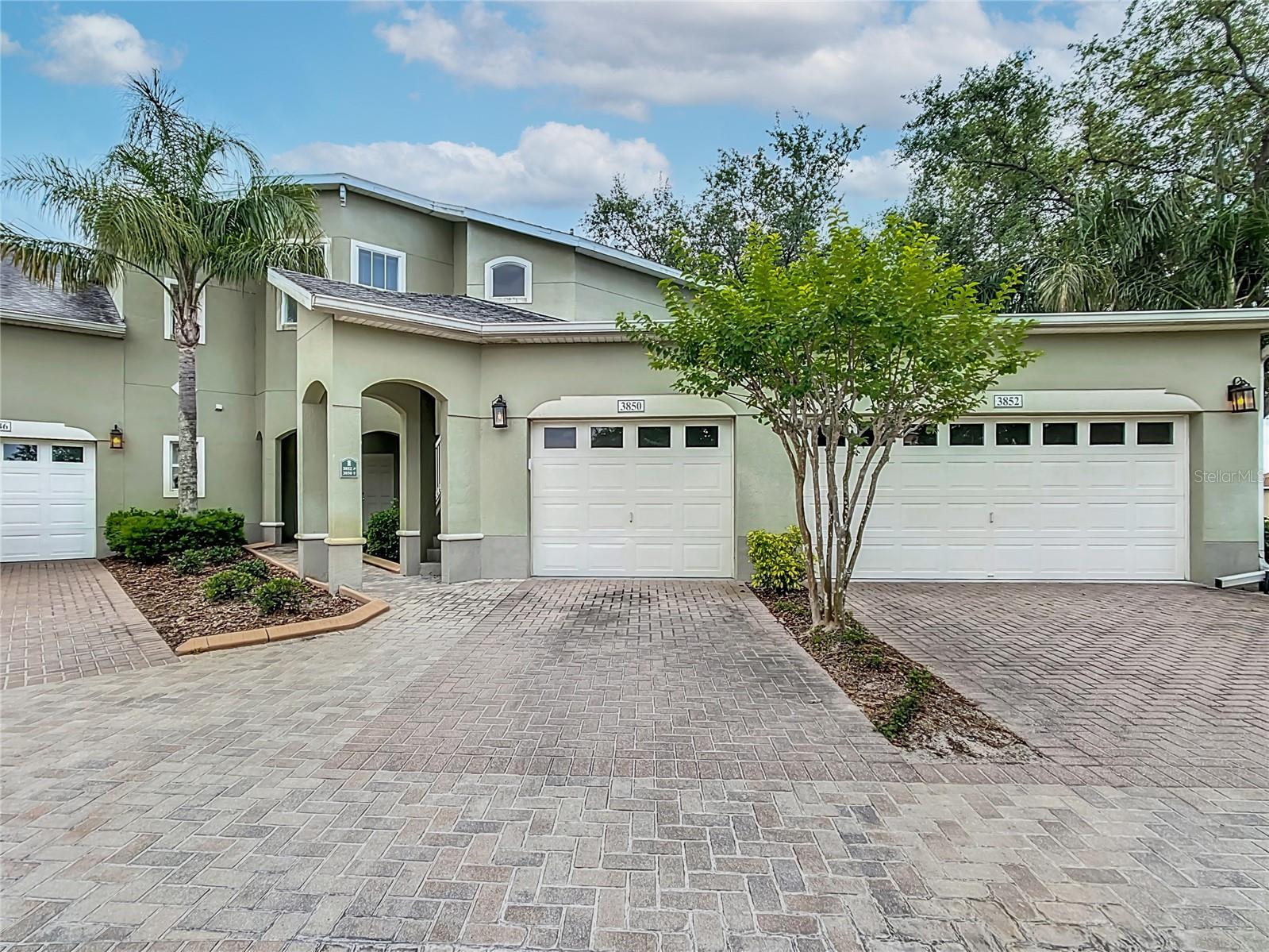 3852 SERENADE LANE
