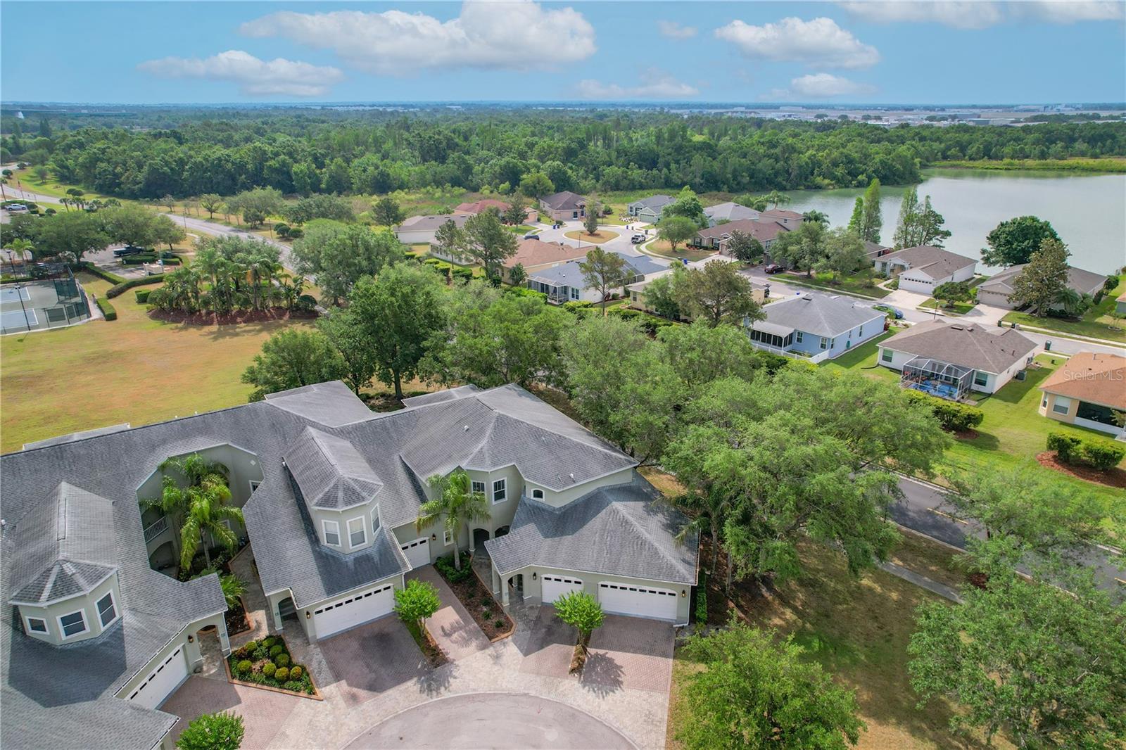3852 SERENADE LANE