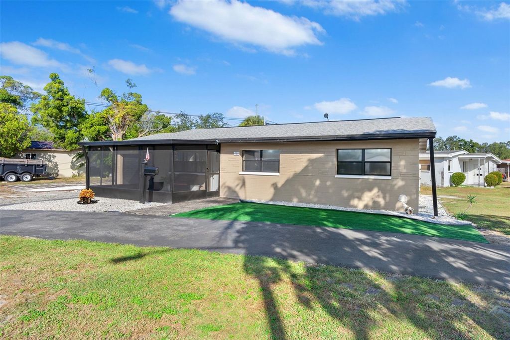 Photo of 429 55th Avenue NE, St Petersburg, FL 33703 (MLS # TB8443587)