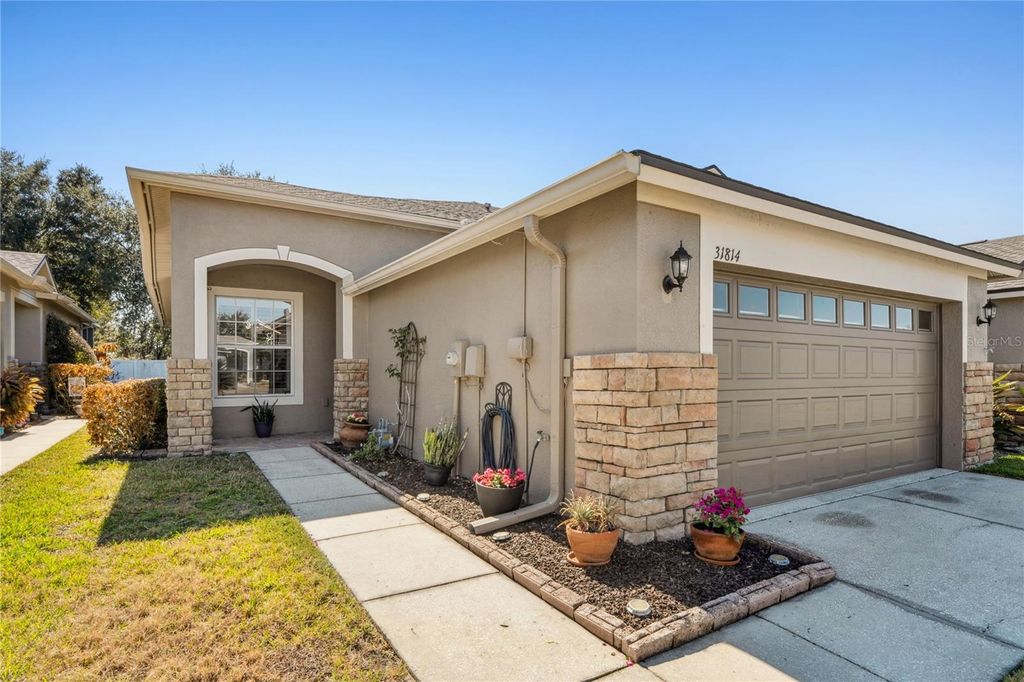 Photo of 31814 Blythewood Way, Wesley Chapel, FL 33543 (MLS # TB8476655)