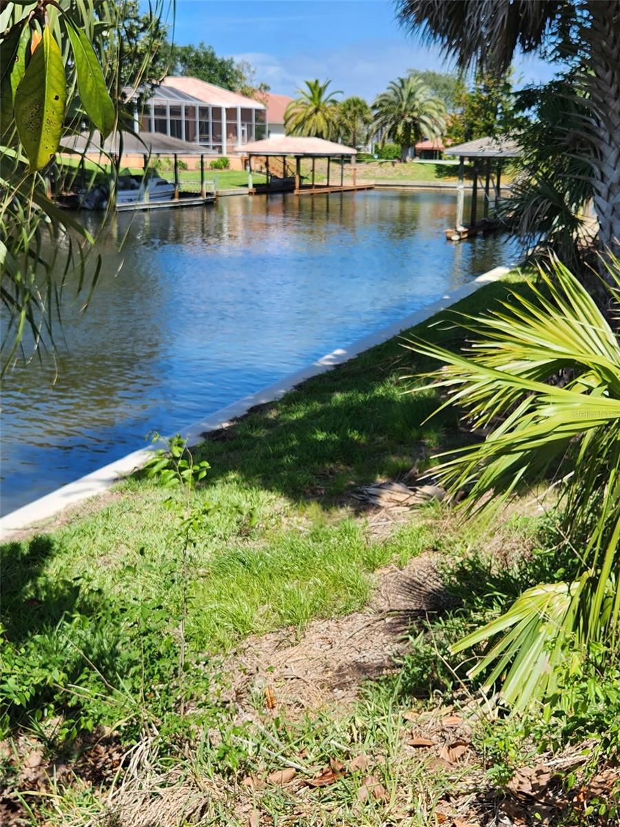 35 CORAL REEF COURT N