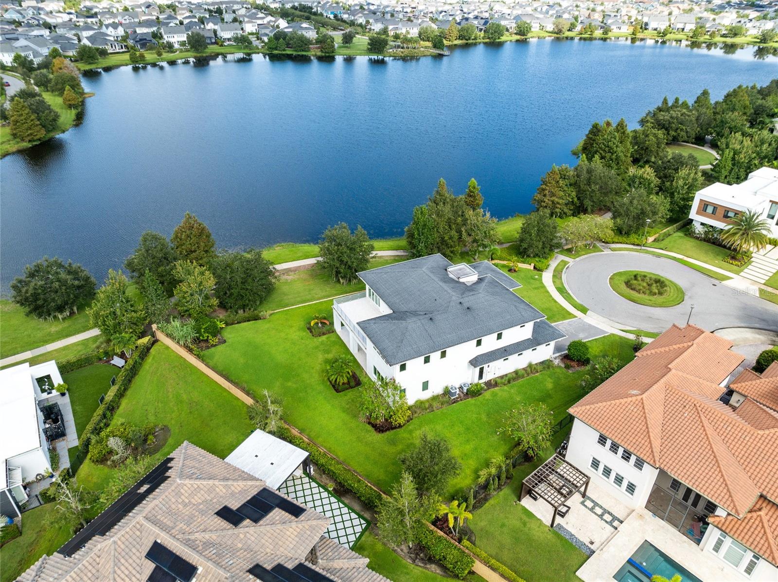 LAUREATE PARK - Residential