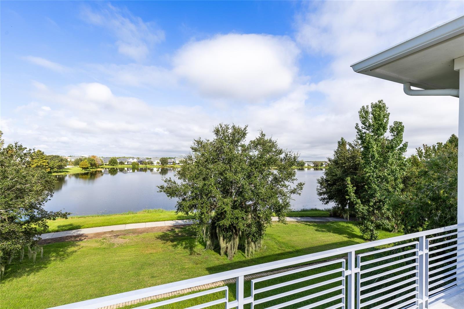 LAUREATE PARK - Residential
