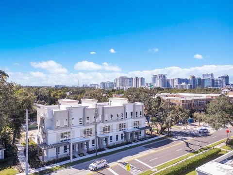 1008 E ROBINSON ORLANDO FL 32801