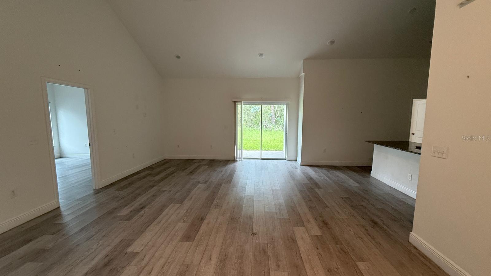 MARION OAKS UN 01 - Residential Lease