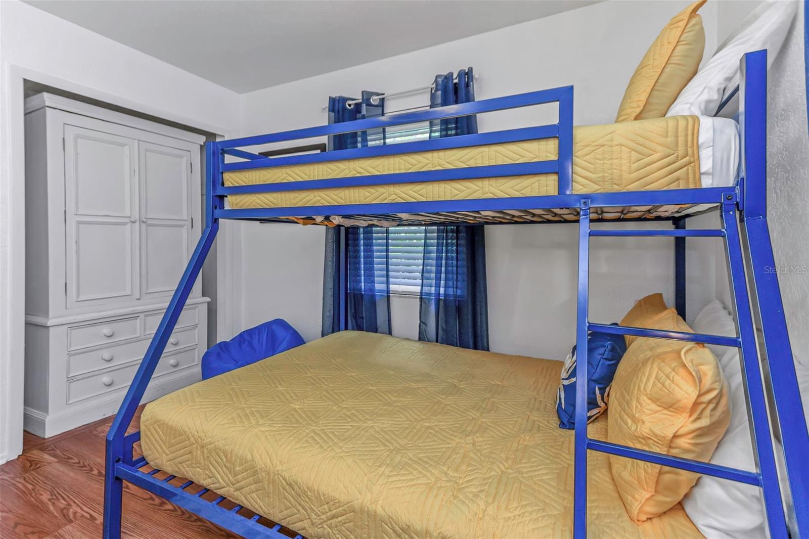 BAY RIDGE TERRACE UNIT 4 - Residential